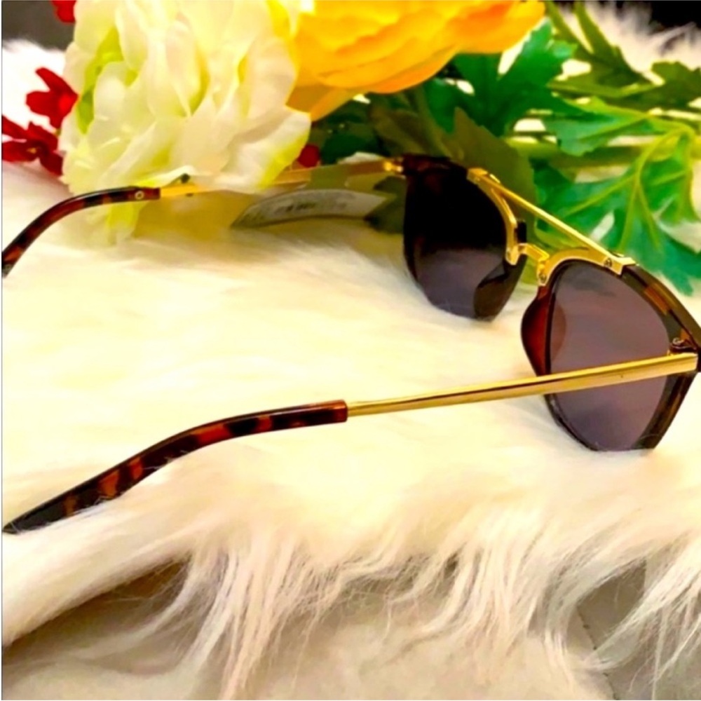 Blue Lens and Tortoiseshell Sunglasses NEW! - Picture 3 of 3